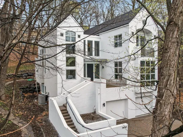 19750 Waterford Pl, Shorewood, MN 55331