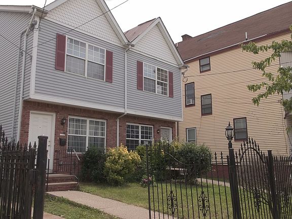 3rd image of 212 Littleton Ave