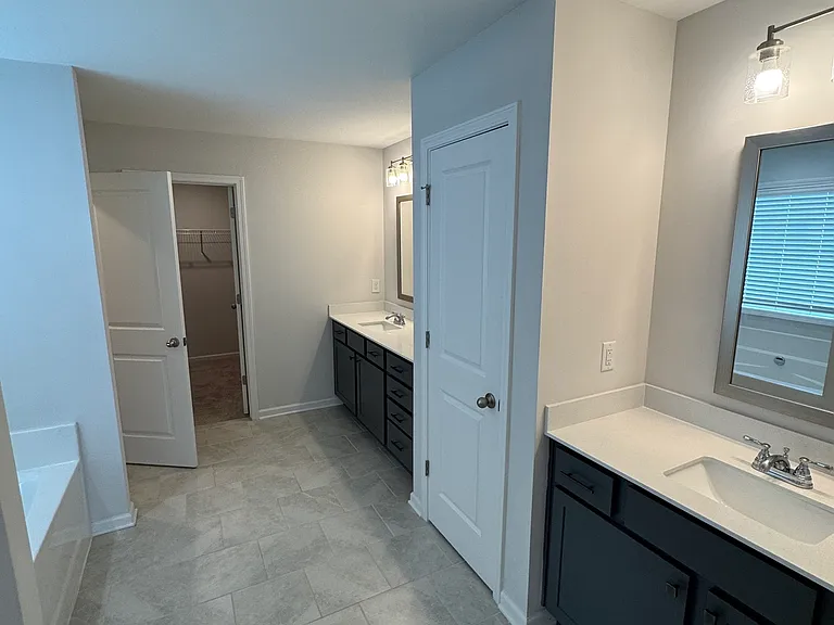 1082 Victorian Blvd — Photo 14