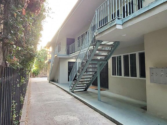 3rd image of 907 N Harper Ave #88