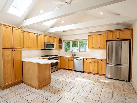 3rd image of 24 Greenhood St