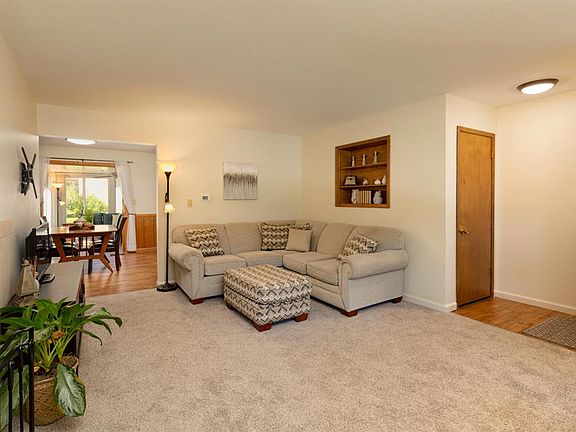 4th image of 111 Pleasant Dr