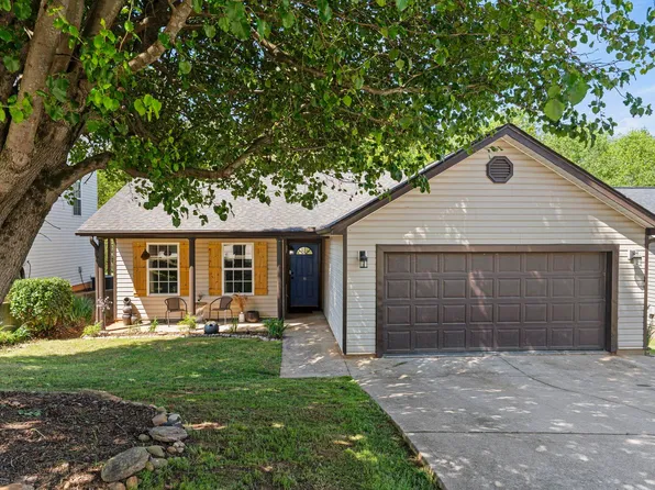 8 Falcon Ridge Way, Greer, SC 29650