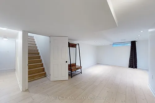 246 Elizabeth St Photo 1