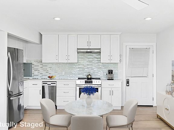 4th image of 281 Dune Rd