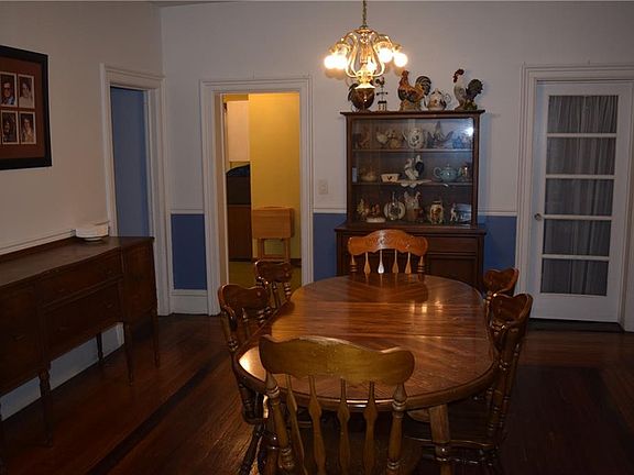 3rd image of 11 E Academy St