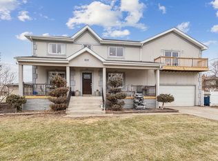 8222 W 106th St, Palos Hills, IL