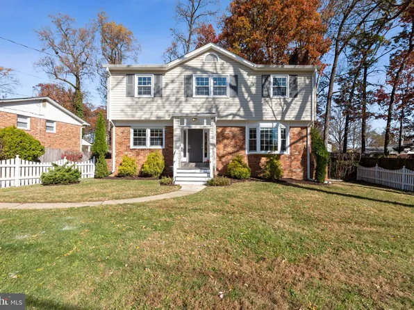 4301 Frankfort Dr, Rockville, MD 20853