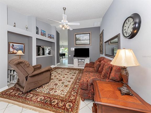 3rd image of 5050 Southern Pine Cir