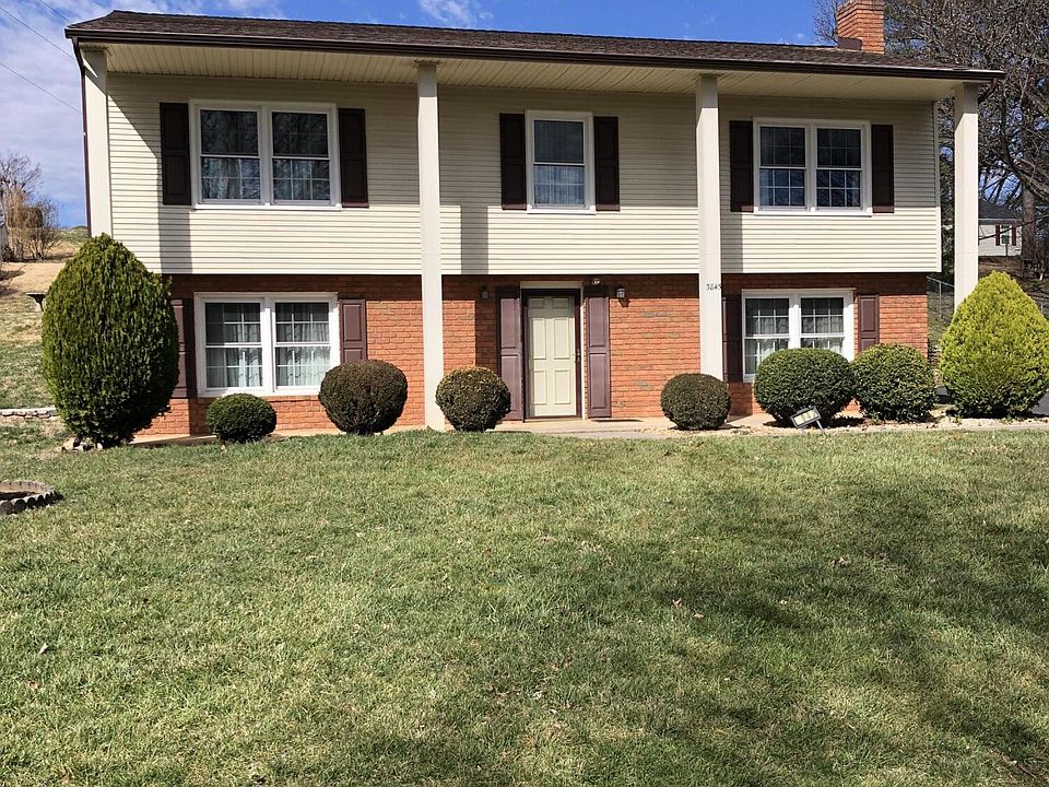 1st image of 3843 Hyde Park Dr
