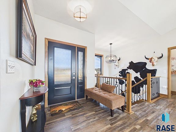 2nd image of 600 Quartzite Ave