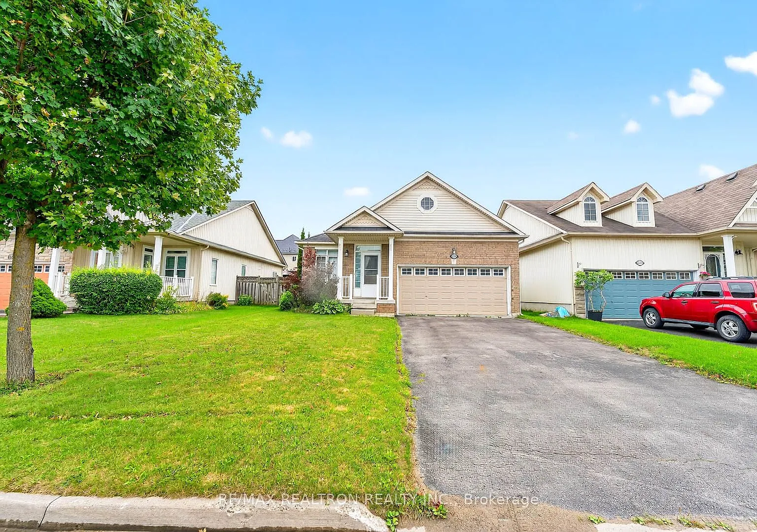 4 bed, $2,800 — Photo 2