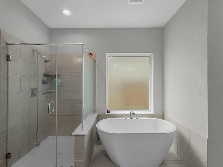 1569 Sunrise Gables Dr — Photo 18