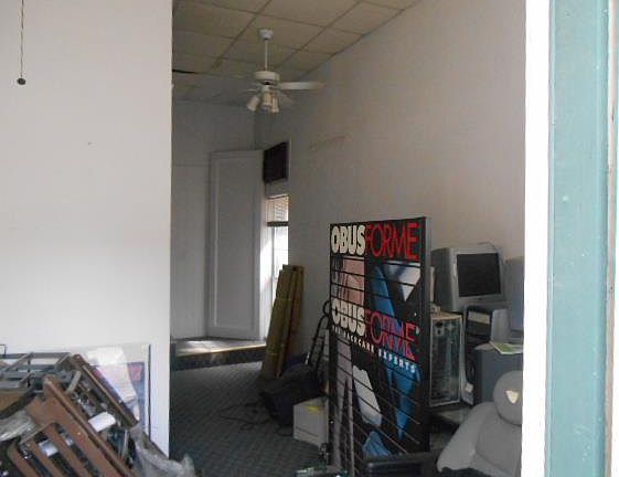 3rd image of 208 S Lamar St