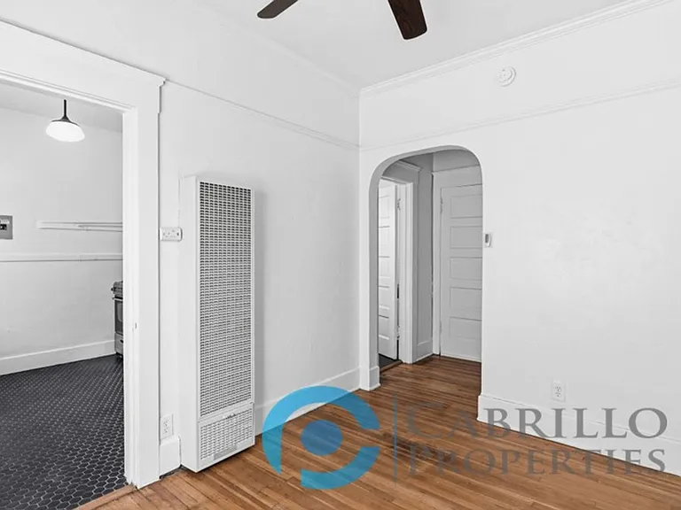 Casa Blanca Apartments — Photo 2