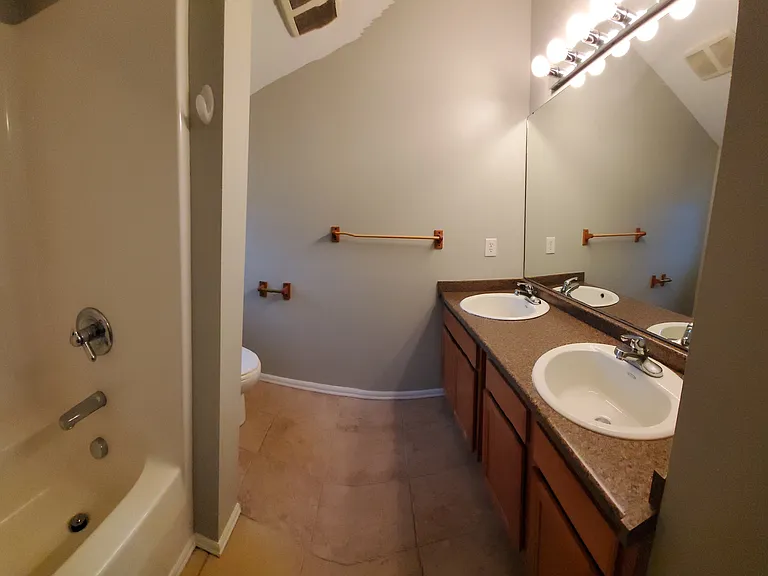 2614 S Judkins St — Photo 7