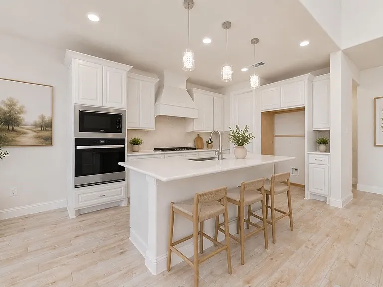 1911 Hickory Grove Ln — Photo 16