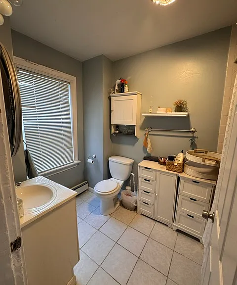 802 E 3rd St #1 — Photo 3