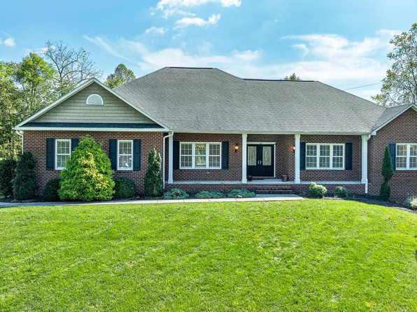 317 Sowder Farm Rd, Troutville, VA 24175