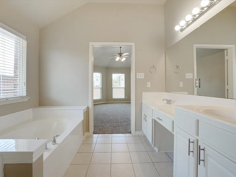 1612 Balboa Ln — Photo 15