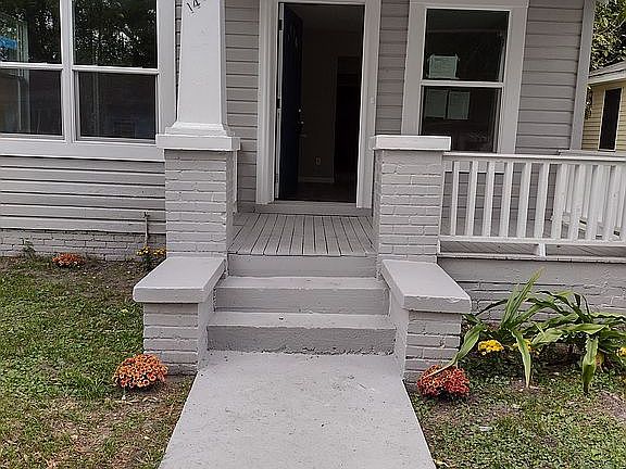 3rd image of 1427 W 24th St