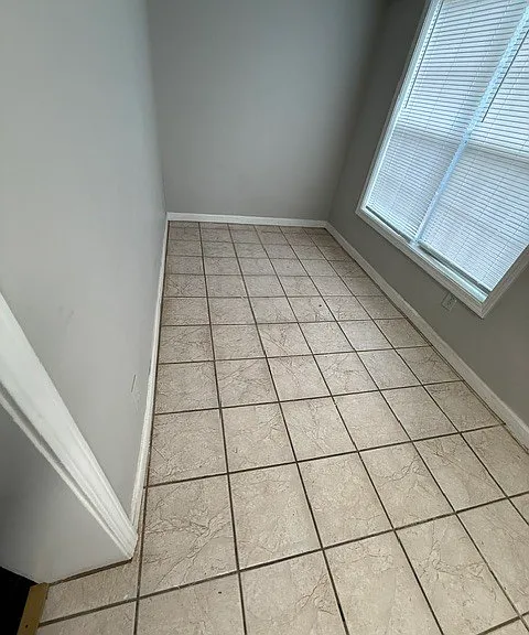 331 W Walton St — Photo 18