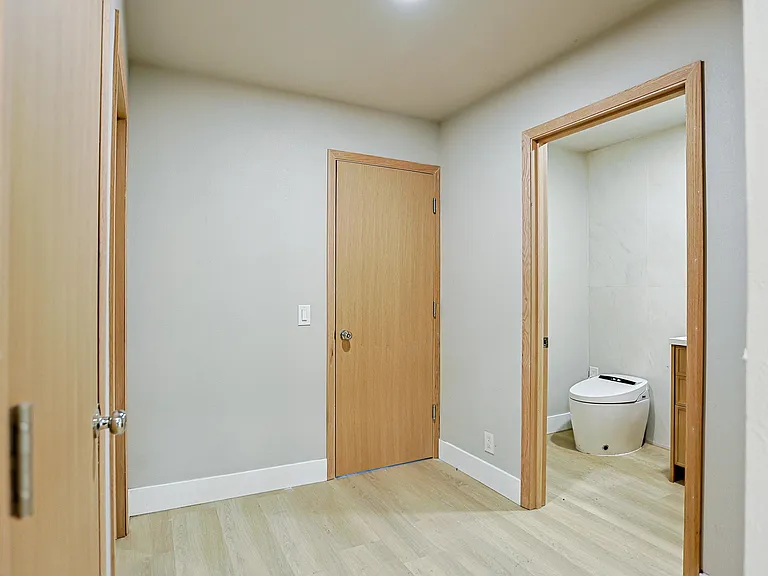 9909 Merced River Ave — Photo 32