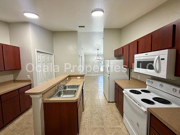 5th image of 1 Olive Ln