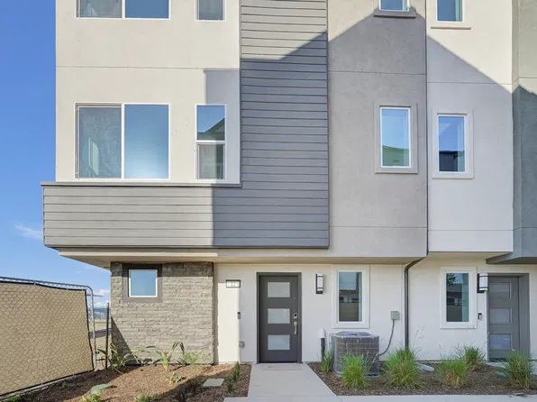 500 Park Dr Unit 12, Carson, CA 90745