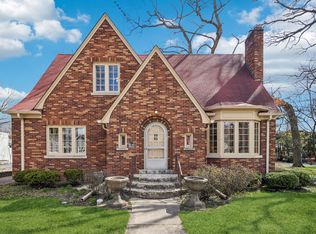 1119 Hill Ave, Elgin, IL 60120