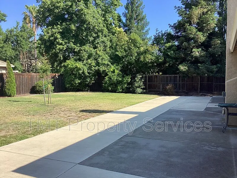 4 bed, 2.0 bath, 1716 sqft, $2,850 — Photo 3