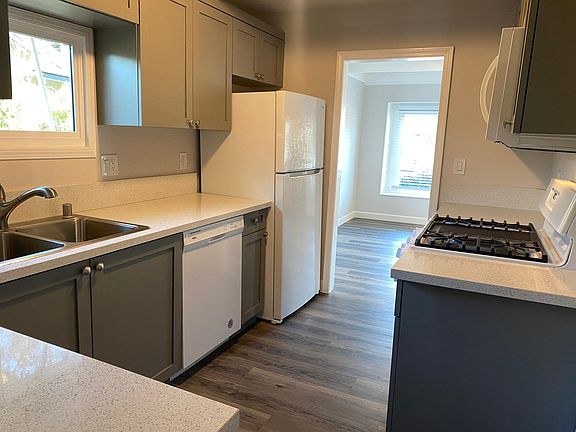 3rd image of 3830 Albatross St
