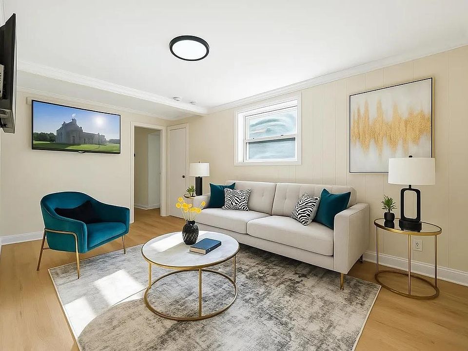 1st image of 12 Saddlewood Ct #1