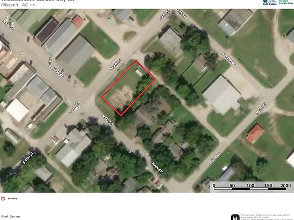 2nd image of 400 Main St