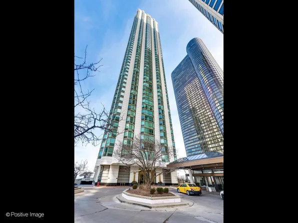 195 N Harbor Dr APT 3208, Chicago, IL 60601