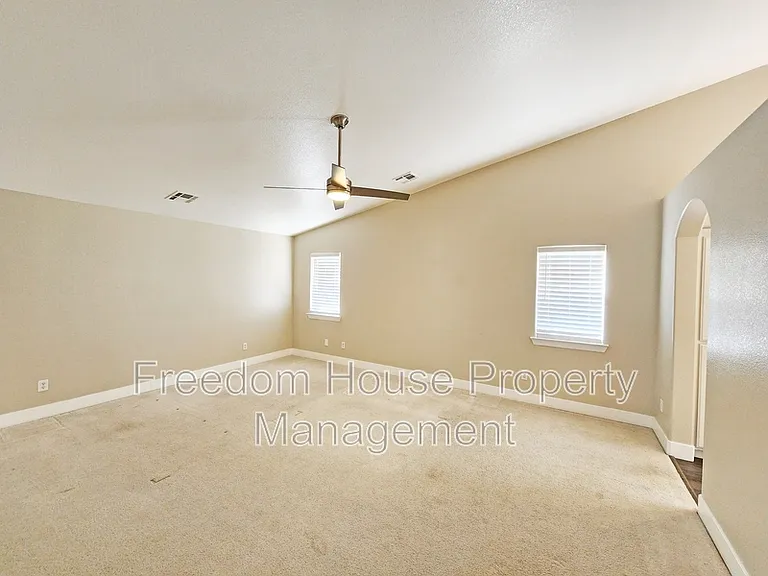 4591 Stoneham St — Photo 24