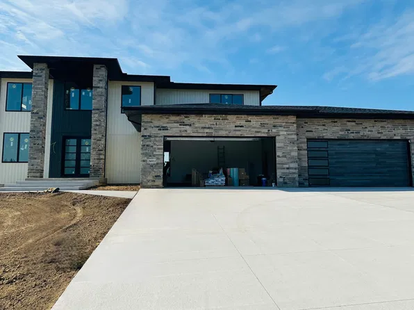 24013 185th St, Bettendorf, IA 52722