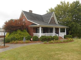 2588 Westfield Rd, Mount Airy, NC 27030