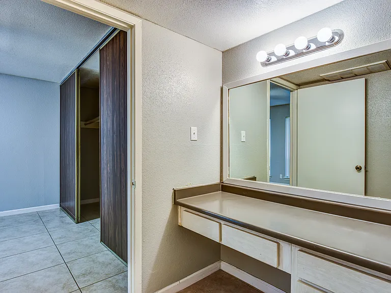 Heather Apartments — Photo 10