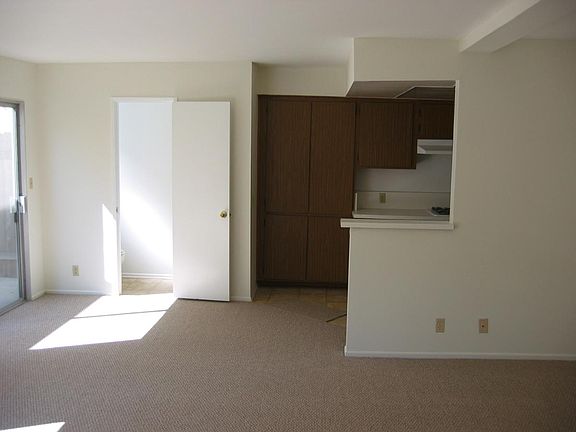 Dining room, 1/2 bath, and kitchen