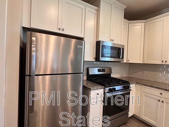 2nd image of 123 Roundtree Dr