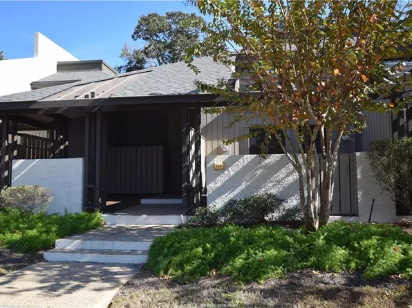 100 Shipyard Dr APT 505, Hilton Head Island, SC 29928