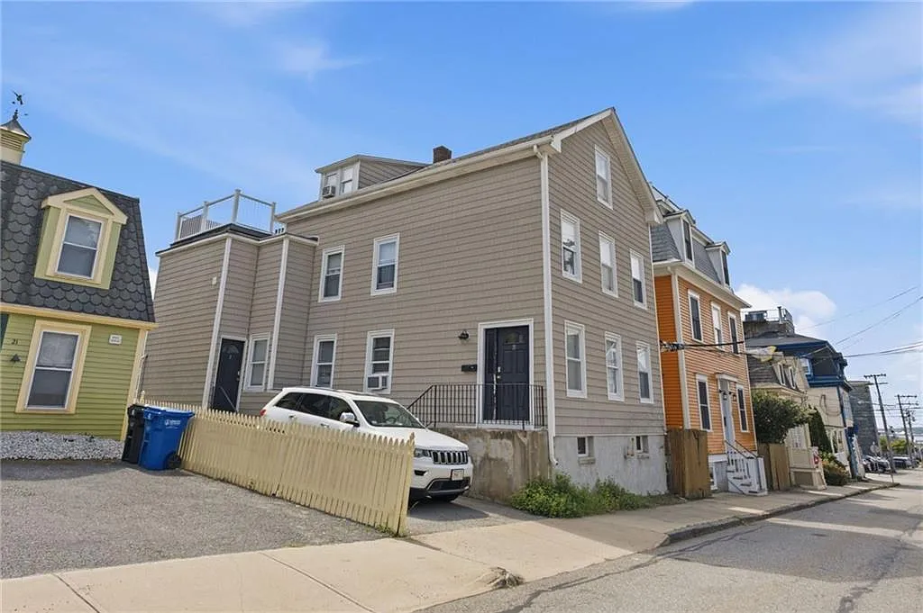 1 bed, 400 sqft, $2,350 — Photo 1
