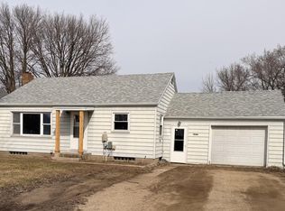 1968 River Rd, Windom, MN 56101