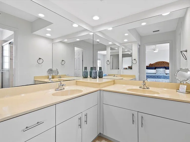 1121 Ocean Dunes Cir — Photo 17