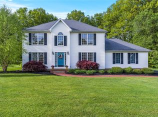 1872 Lori Ln, Hermitage, PA 16148