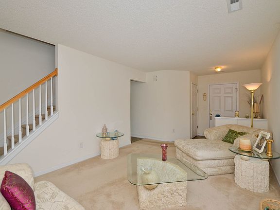 5th image of 515 Peach Orchard Dr