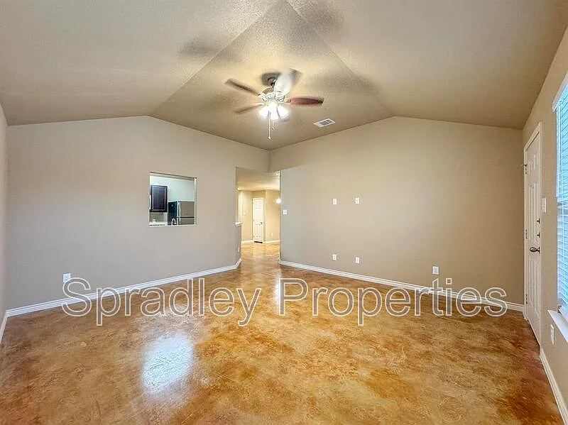 3 bed, 2.0 bath, 1293 sqft, $1,395 — Photo 2