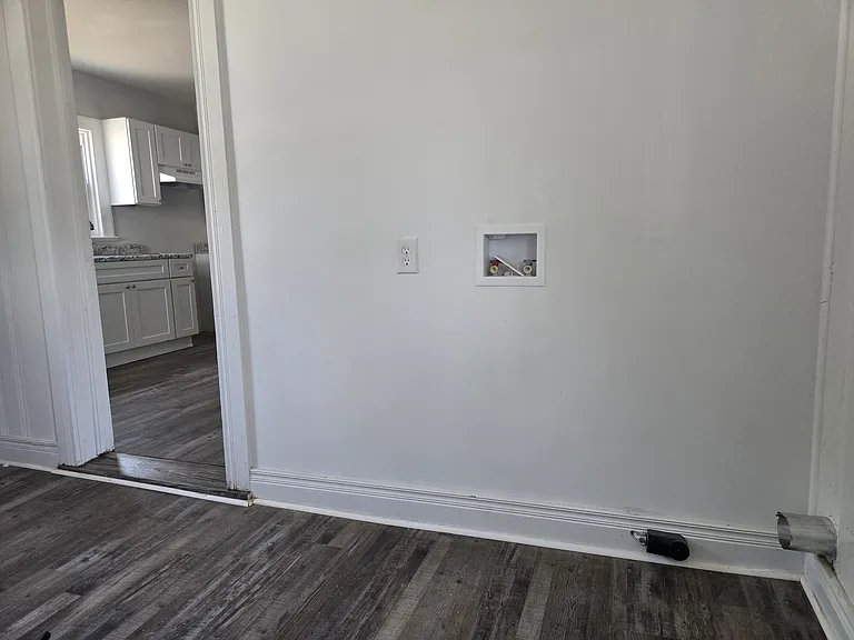 203 N Sylvan Dr — Photo 3