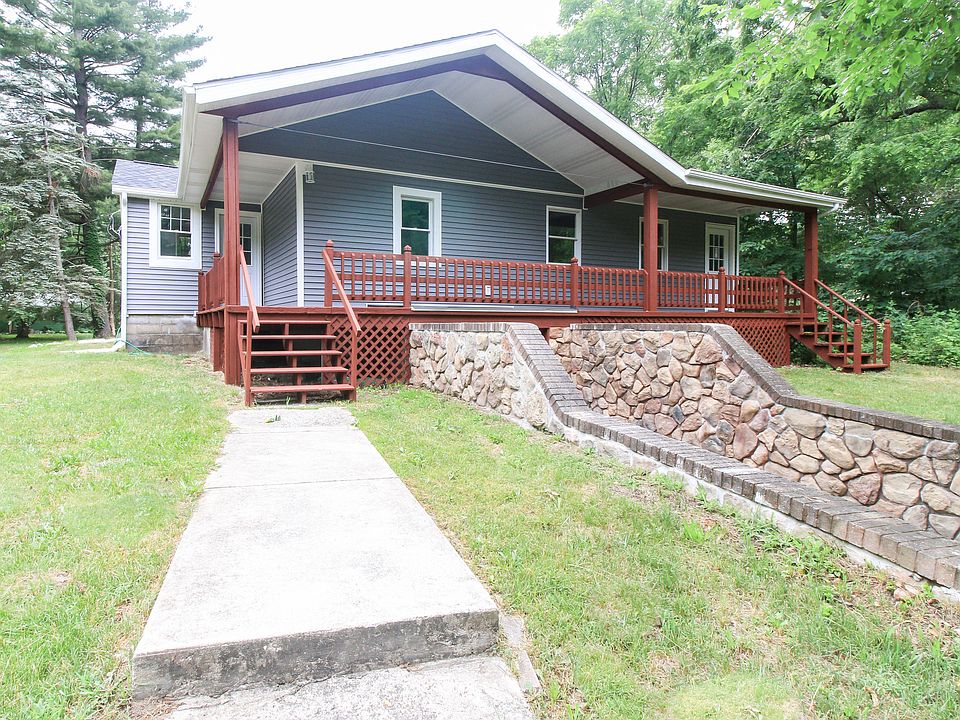 1st image of 901 Grindle Dr SE